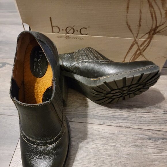 B.o.c Sorla Block Heel Black Pebble Leather Slip on Stretch Ankle Booties. - Picture 2 of 6